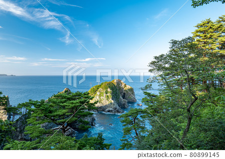從岩手縣三陸海岸宮古市的鰻崎展望台眺望 從岩手縣三陸海岸宮古市的鰻崎展望台眺望 80899145