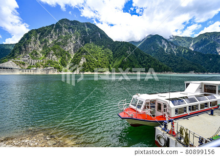 Lake Kurobe, Mt. Akasawa and pleasure boat Galve 80899156
