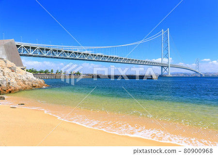 [Hyogo Prefecture] Akashi Kaikyo Bridge under sunny weather 80900968