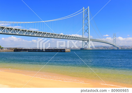 [Hyogo Prefecture] Akashi Kaikyo Bridge under sunny weather 80900985