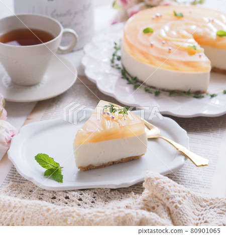 Tea time with peach rare cheese cake 80901065