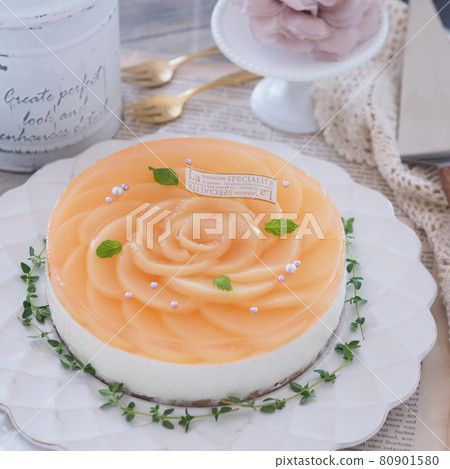 玫瑰花瓣式桃子稀有芝士蛋糕 80901580