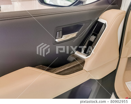 Land Cruiser 300 微電腦預置駕駛位系統胡桃木 Land Cruiser 300 微電腦預置駕駛位系統胡桃木 80902955