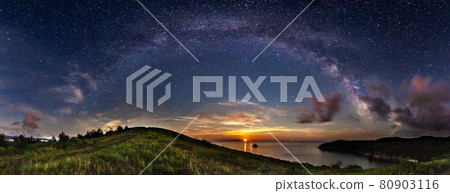 Milky way over sea landscape. 80903116