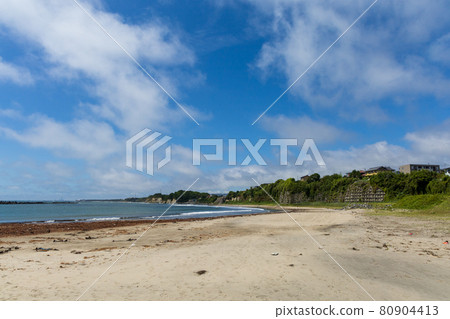 茨城縣日立市愛色港南的沙灘 80904413