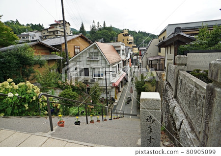 Bessho Onsen: A hot spring town seen from the precincts of Anraku Bessho Onsen: A hot spring town seen from the precincts of Anraku 80905099