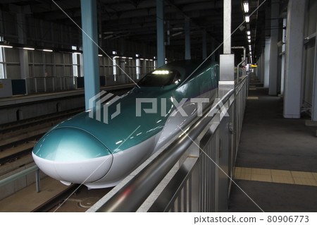 Hokkaido Shinkansen H5 series (Kikonai Station) Hokkaido Shinkansen H5 series (Kikonai Station) 80906773