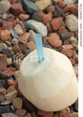 Coconut juice 80907156