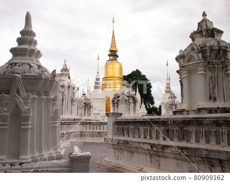 Wat Suan Dok Temple Stupa (Chiang Mai) 80909162