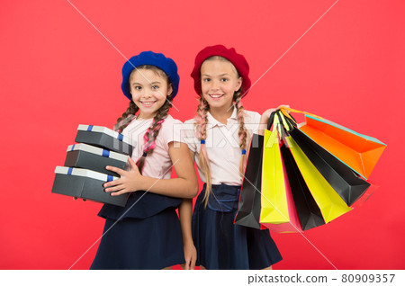 Obsessed with shopping and clothing malls. Shopaholic Obsessed with shopping and clothing malls. Shopaholic 80909357