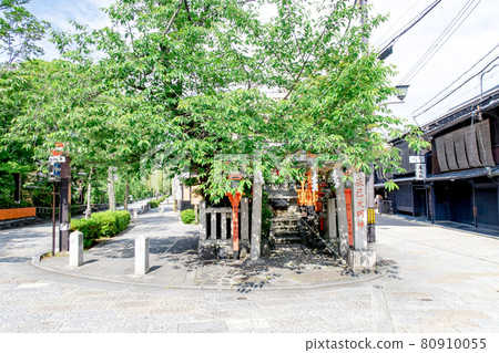 Gion Shirakawa Tatsumi Omi God Gion Shirakawa Tatsumi Omi God 80910055