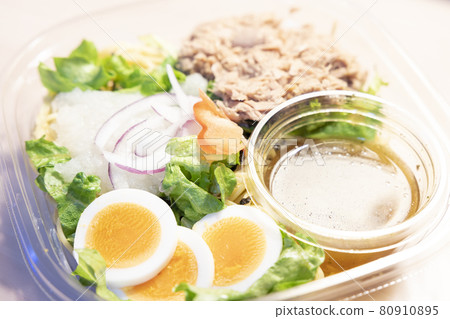 Delicious convenience store calm pasta salad 80910895