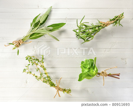 Mini bouquets of fresh aromatic herbs. Mini bouquets of fresh aromatic herbs. 80911693