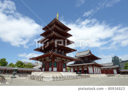 Shitennoji Five-storied Pagoda and Kondo, Tennoji-ku, Osaka 80916823