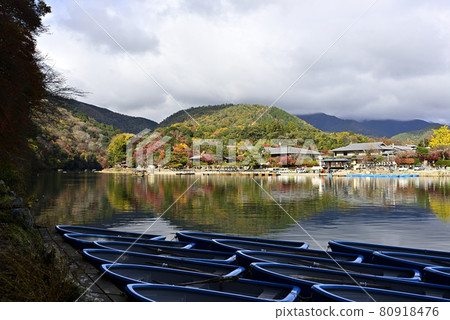 Sagano Arashiyama Oigawa (Katsura River) and Ogurayama 80918476