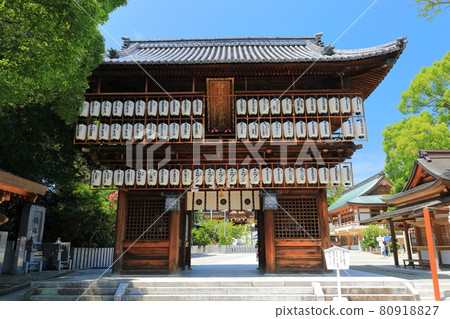 【愛媛縣】晴空下的椿神社塔門 【愛媛縣】晴空下的椿神社塔門 80918827