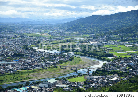 Takanoyama Town Ishimichi (Viewing the Kino River from the observatory) [Kudoyama Town, Wakayama Prefecture] 80918953