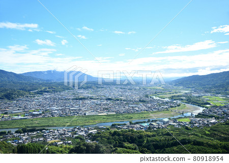 Takanoyama Town Ishimichi (Viewing the Kino River from the observatory) [Kudoyama Town, Wakayama Prefecture] 80918954