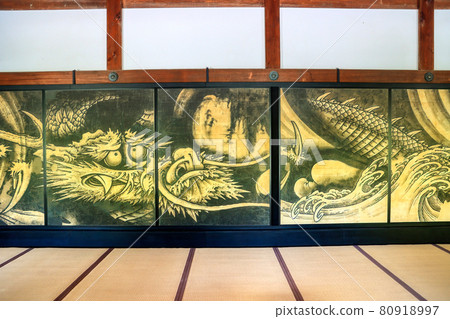 京都天龍寺大龍的隔扇畫 80918997