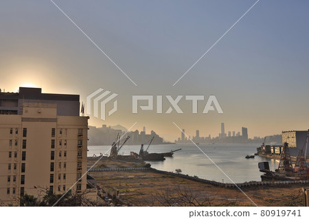 the sunset of winter at kwun tong tsai bay 2 Jan 2021 80919741