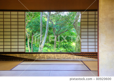 京都桂御苑花園茶館的窗戶 80920600