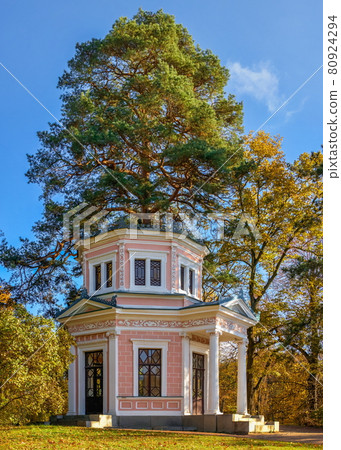 Pavilion on the island in the Sofiyivsky arboretum. Uman, Ukraine 80924294