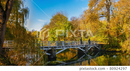 Upper pond in the Sofiyivsky arboretum. Uman, Ukraine 80924297