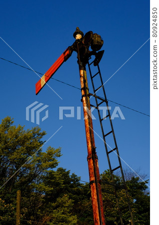 Rusted arm wood traffic light 80924850