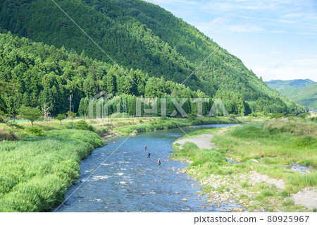 Yuyu fishing scenery Yuyu fishing scenery 80925967