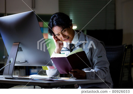 建築商店加班商人 80926033