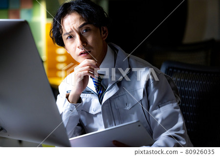 建築商店加班商人 80926035