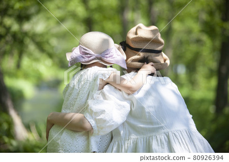 Straw hat parent and child Straw hat parent and child 80926394