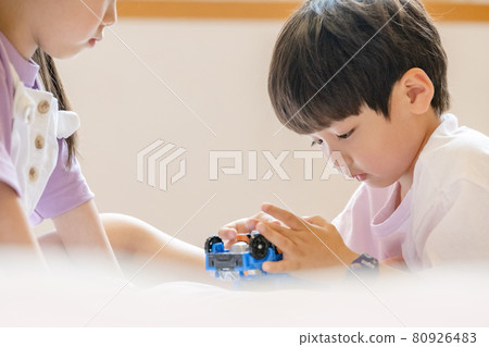 Children's lifestyle play education 80926483