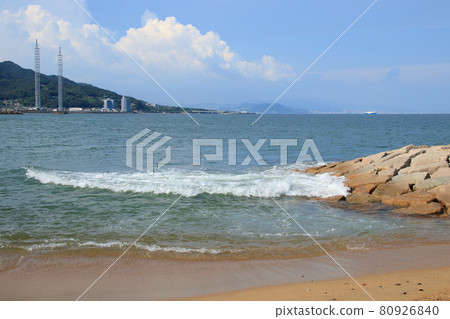 夏季的淡路島海岸[兵庫縣] 80926840