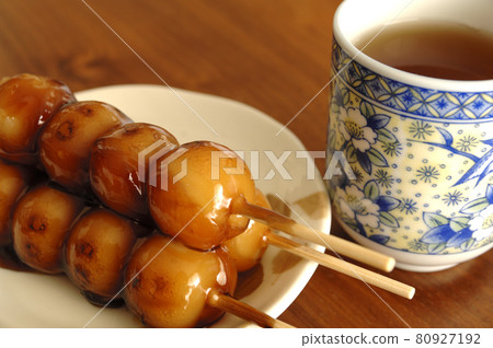 Mitarashi dango for snacks 80927192