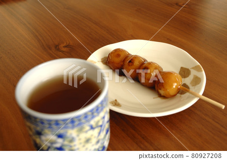 Mitarashi dango 小吃 Mitarashi dango 小吃 80927208