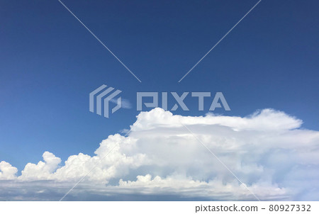 積雨雲和深藍藍天2 積雨雲和深藍藍天2 80927332