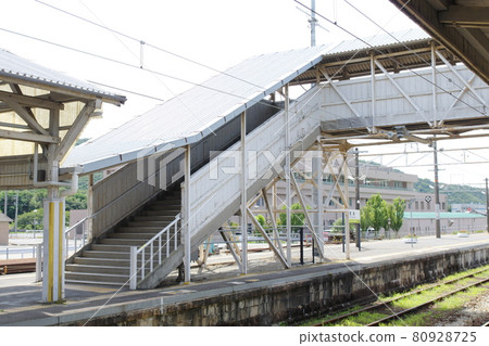 Overpass at Yoshinaga Station on the Sanyo Main Line 80928725