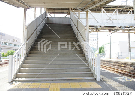 Overpass (stairs) at Yoshinaga Station on the Sanyo Main Line 80928727