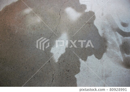 Cracked concrete floor 80928991