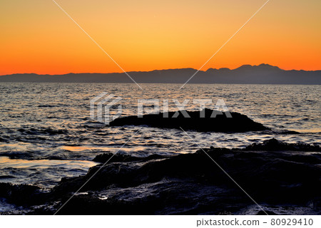 Evening view taken by long-second exposure from Enoshima Chigogafuchi Evening view taken by long-second exposure from Enoshima Chigogafuchi 80929410