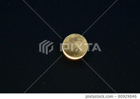 北斗市白州町,地光下月齡為28歲的薄月(位置:中央) 北斗市白州町,地光下月齡為28歲的薄月(位置:中央) 80929846