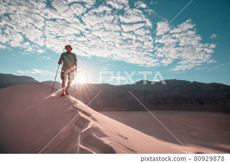 Hike in desert 80929878