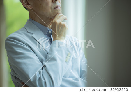 高級男性 80932320