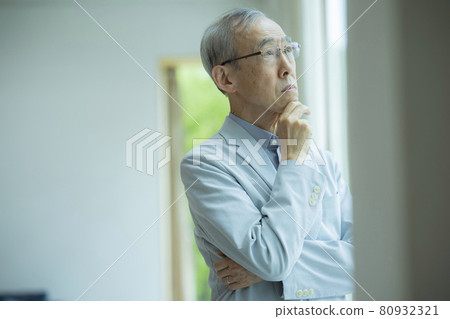 高級男性 80932321