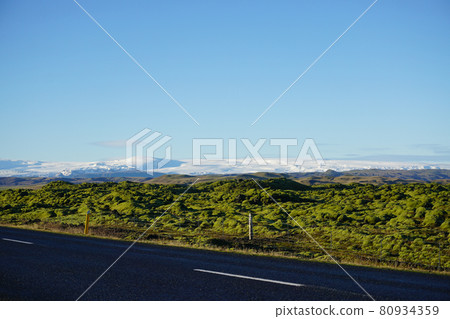 Route 1 and Vatnajokull, Skaftafell, Iceland 80934359