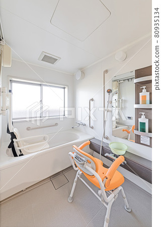 Bathing equipment for long-term care facilities Bathing equipment for long-term care facilities 80935134