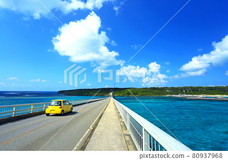 夏天驅車前往沖繩偏遠島嶼宮古島 Kurimajima 夏天驅車前往沖繩偏遠島嶼宮古島 Kurimajima 80937968