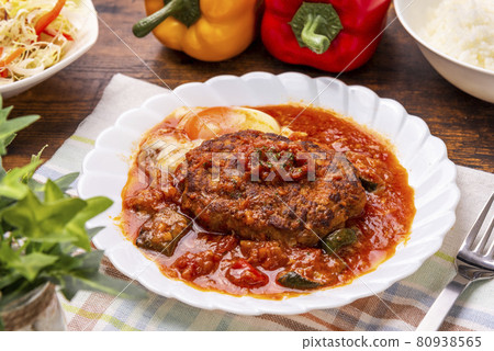 Tomato hamburger with rumbling vegetables Tomato hamburger with rumbling vegetables 80938565