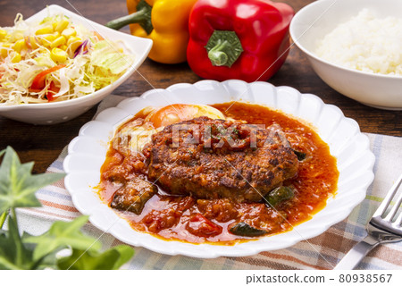 Tomato hamburger with rumbling vegetables 80938567